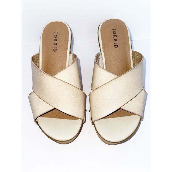Torrid Platform Wedge Sandal Studded Faux Wood Crisscross Bone Beige Boho 8 WW - Picture 7 of 14